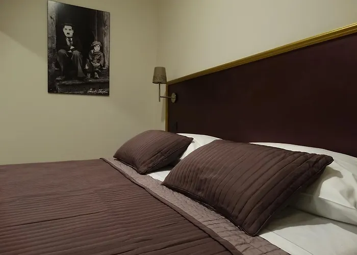 Gallery - Only 3* סיינה