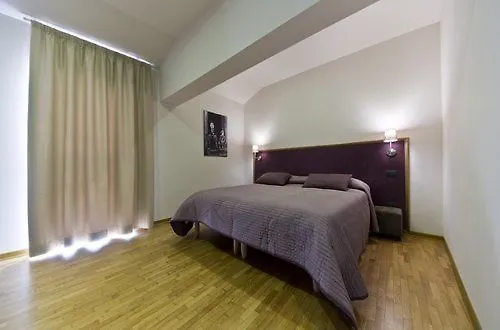 Gallery - Only 3* סיינה